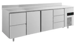 A&S Kühltisch -2 bis +8°C 2330x700x850mm mit 2x Türen, 1x zwei Schubladen und 1x 3 Schubladen u. Aufkantung (4ZTTDA)