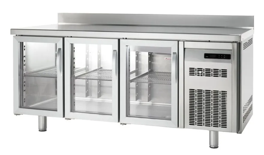 Bäckereikühltisch Premium 3/0 mit Aufkantung und Glastüren