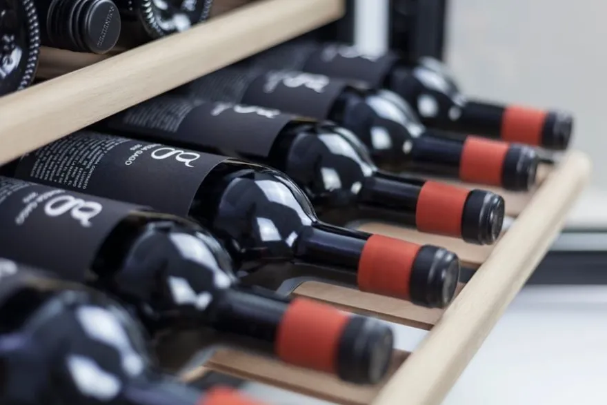 CASO Einbaukühlschrank WineSafe 18 EB schwarz