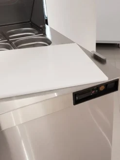 Coreco Saladette US Range 700 - 0/2 mit Glasaufsatz