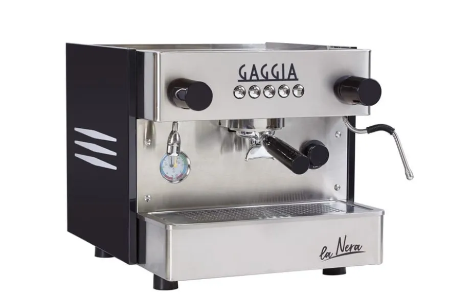 Gaggia Milano Siebträgermaschine LA NERA COMPACT 1-Gruppig, Festwasseranschluss, silber/schwarz, inkl. Aufstellung