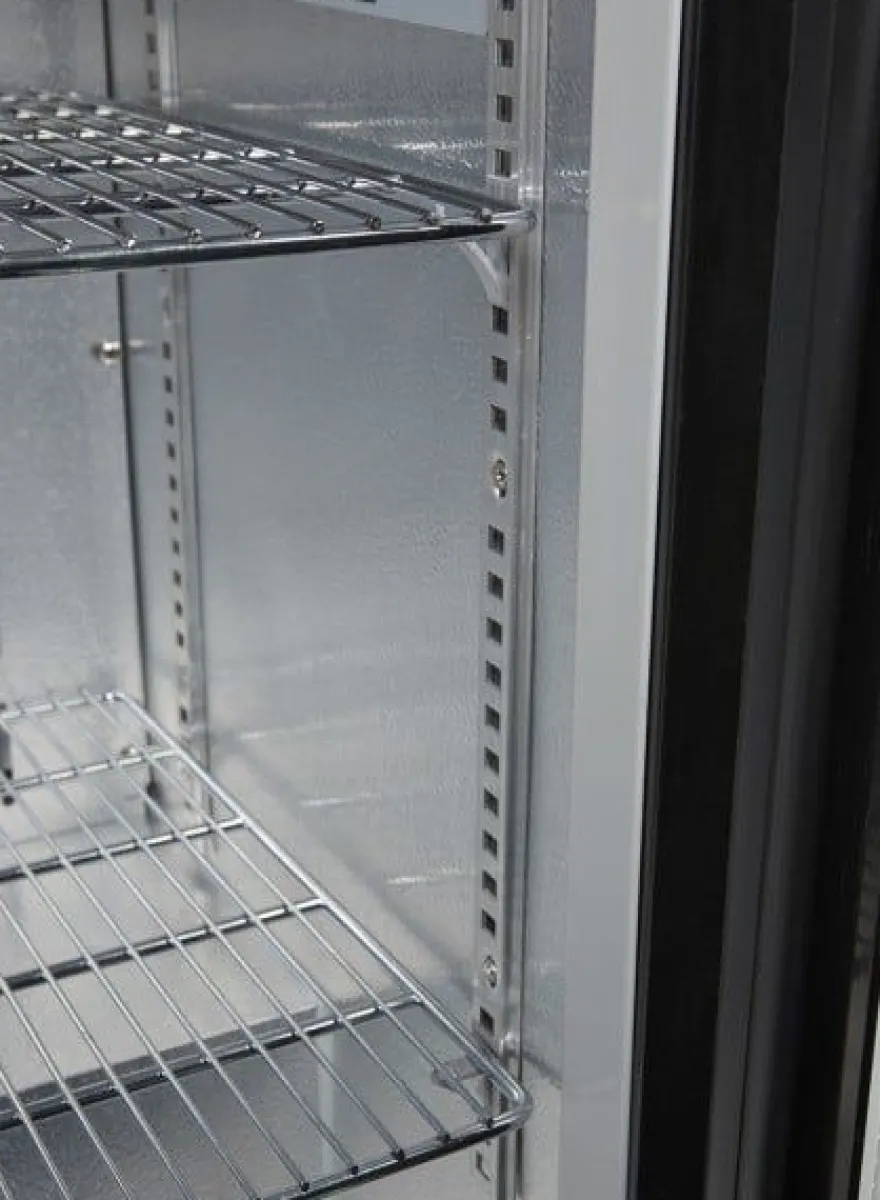 Gastro-Cool Barkühlschrank 128 Liter schwarz, LED, unterbaufähig