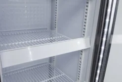 Gastro-Cool DC130 Getränkekühlschrank Slim 150 Liter schwarz/weiß, LED