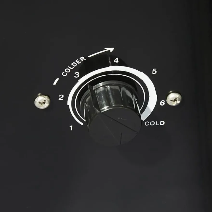 Gastro-Cool DC400 Getränkekühlschrank Afri-Cola 400 Liter schwarz/schwarz, LED