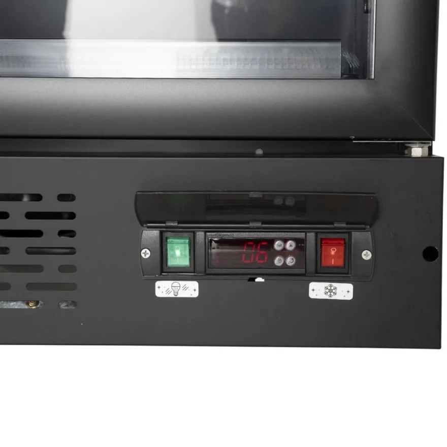 Gastro-Cool GD1600 Getränkekühlschrank 1716 Liter mit 3 Klapptüren, LED Beleuchtung, schwarz