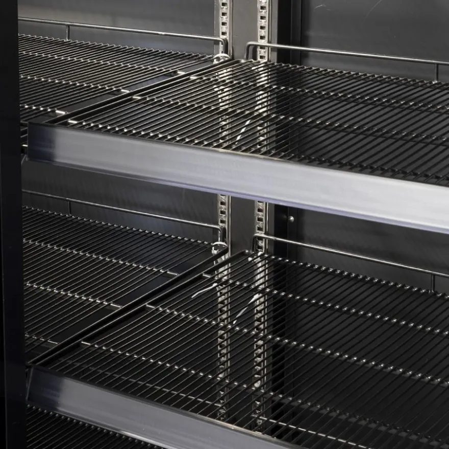 Gastro-Cool GD1600 Getränkekühlschrank 1716 Liter mit 3 Klapptüren, LED Beleuchtung, schwarz