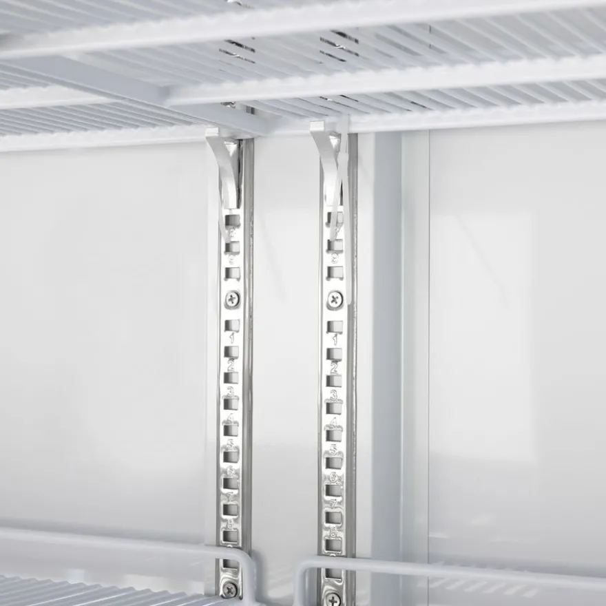 Gastro-Cool GD1050 Getränkekühlschrank 1060 Liter mit 2 Klapptüren, LED Beleuchtung, silber