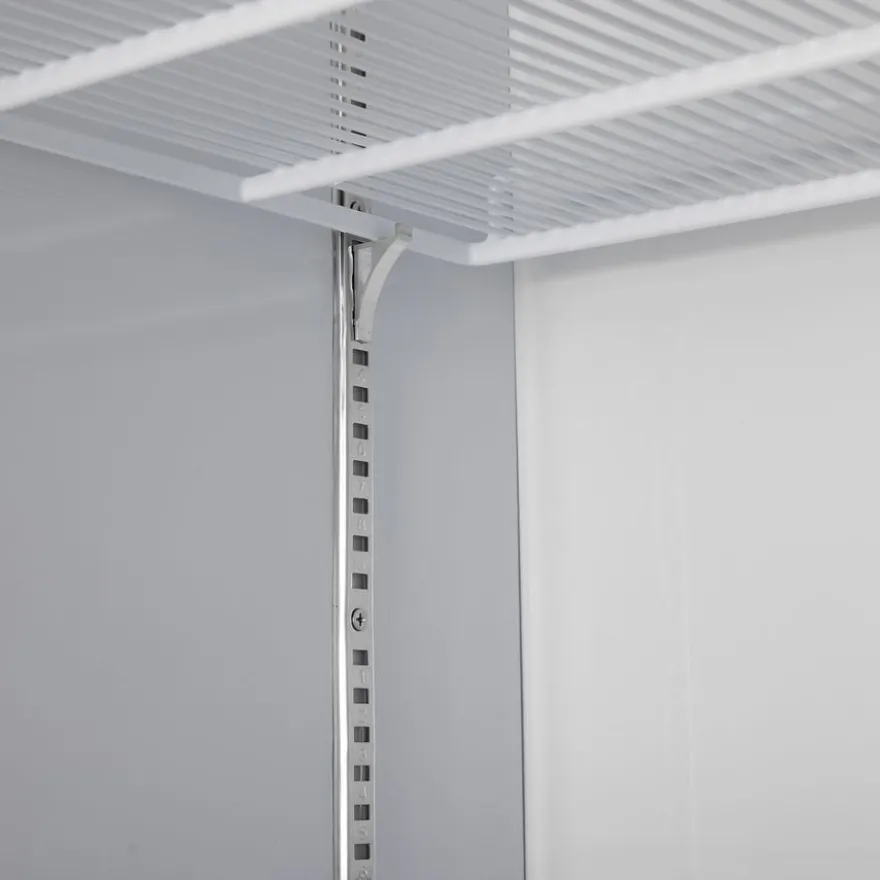 Gastro-Cool GD1050 Getränkekühlschrank 1060 Liter mit 2 Klapptüren, LED Beleuchtung, silber