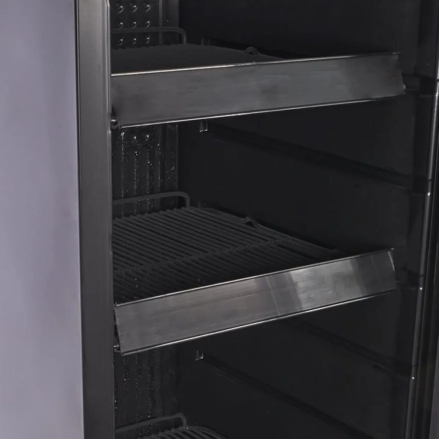 Gastro-Cool GD135 Getränkekühlschrank Retro Slim 135 Liter schwarz/schwarz, LED, Retro Design