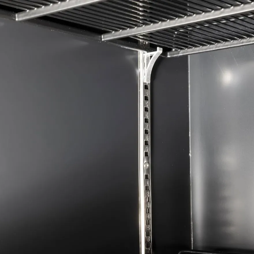 Gastro-Cool GD1050 Getränkekühlschrank 1060 Liter mit 2 Klapptüren, LED Beleuchtung, schwarz