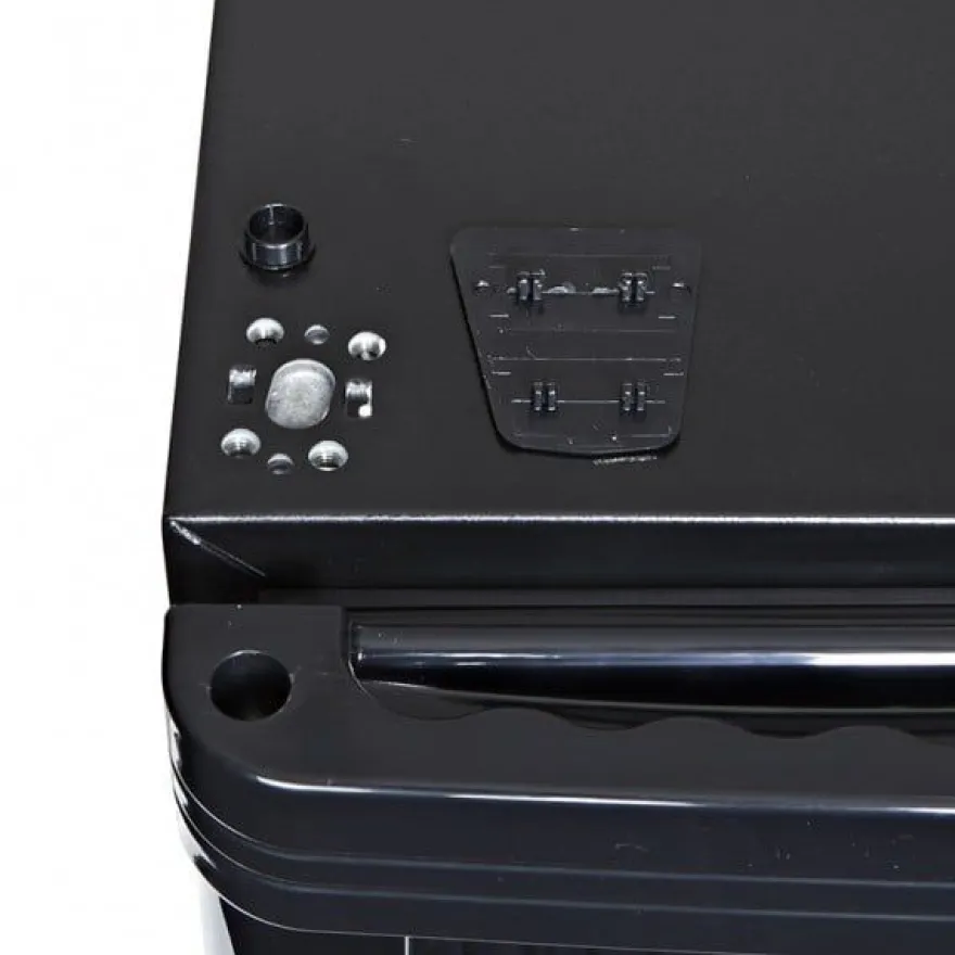 Gastro-Cool KW50 Getränkekühlschrank 46 Liter schwarz/schwarz, LED