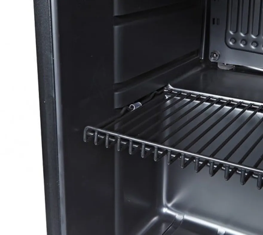 Gastro-Cool KW50 Getränkekühlschrank 46 Liter schwarz/schwarz, LED