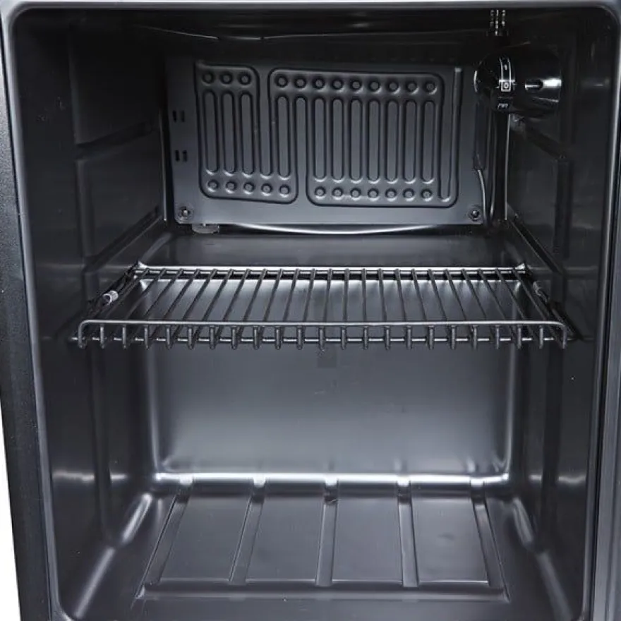 Gastro-Cool KW50 Getränkekühlschrank 46 Liter schwarz/schwarz, LED