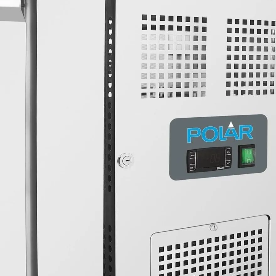 Polar U-Serie Tiefkühltisch 3-türig 417 Liter mit Aufkantung
