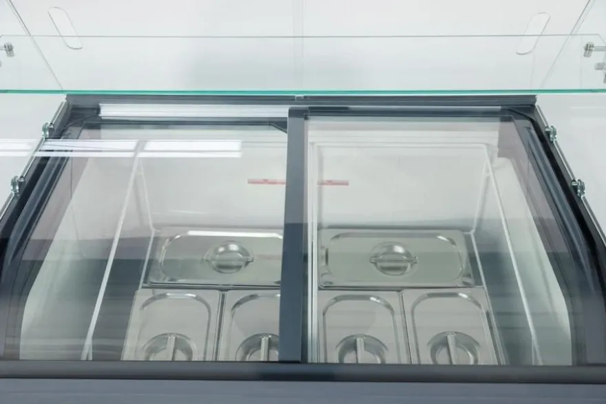 Speiseeisvitrine mit Glasaufsatz – 6 x 5 L – 273 L – inkl. Eisschalen