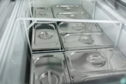 Speiseeisvitrine mit Glas-Schiebedeckel – 9 x 5 L – 278 L – schwarz